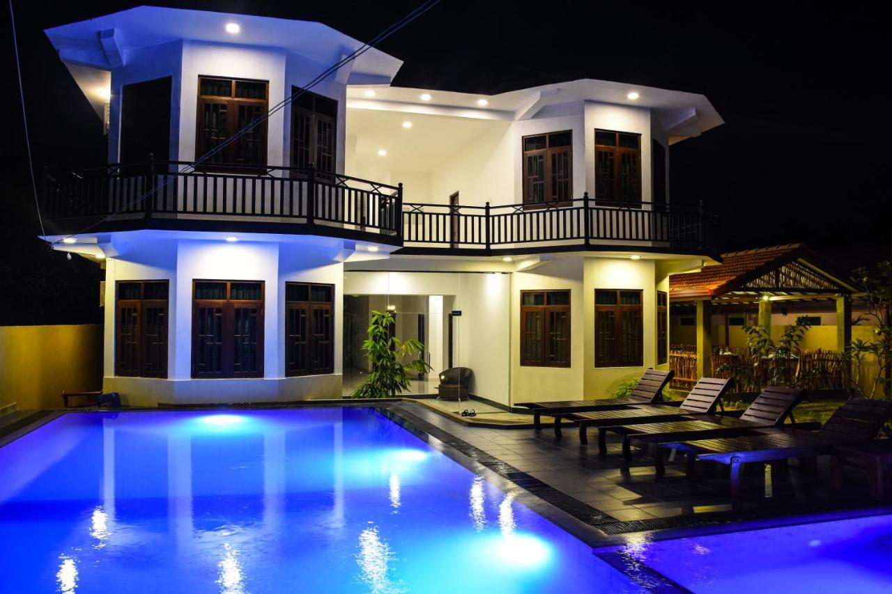 Aqua Glory Negombo Exterior photo