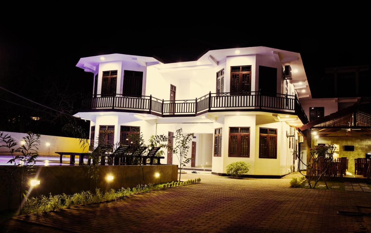 Aqua Glory Negombo Exterior photo